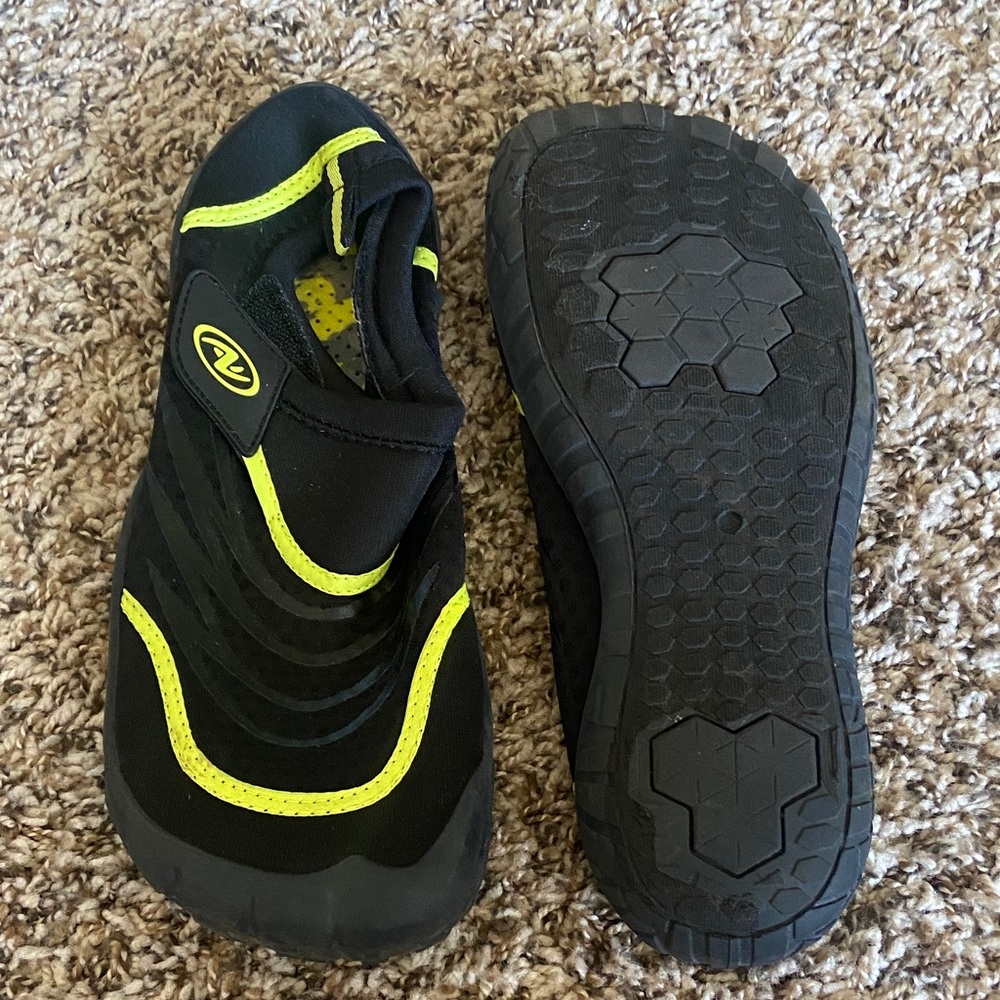 ☀️ Black and Yellow Water Shoes